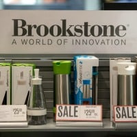 Brookstone Plans 147 Million Bankruptcy Sale to Spencer